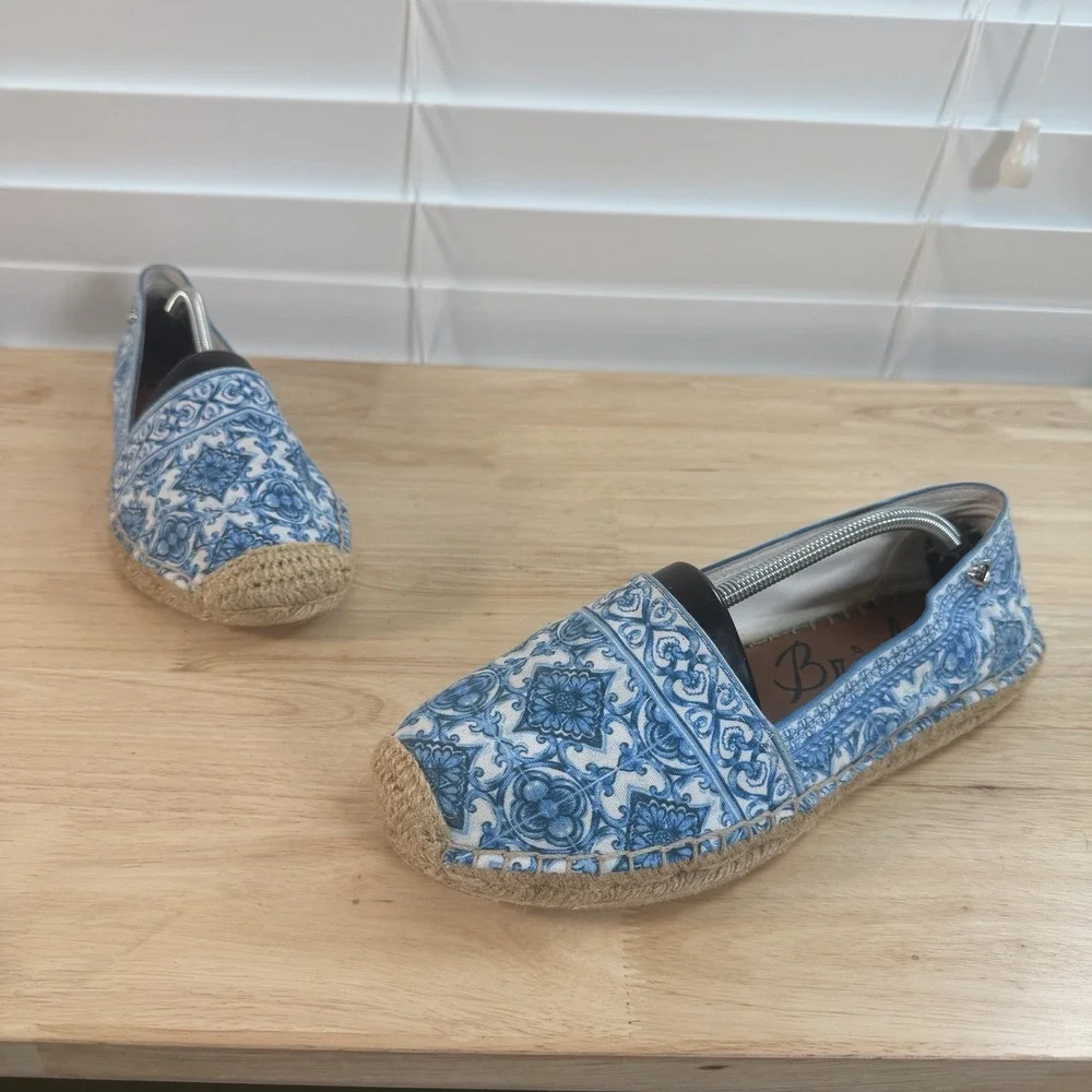 Brighton Bali Women's 9M Belina‎ Bali Print Canvas Espadrilles Blue Print NWBox